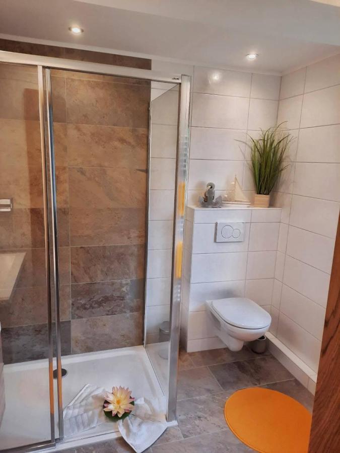 Apartment Fischer Mit Privatstrand ชไตน์ดอร์ฟ อัม ออสเซียเฮอร์ ซี ภายนอก รูปภาพ